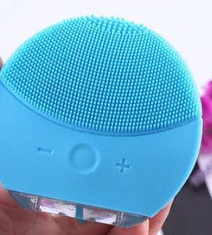 Foi (Facial Cleansing device)