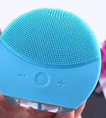 Foi (Facial Cleansing device)