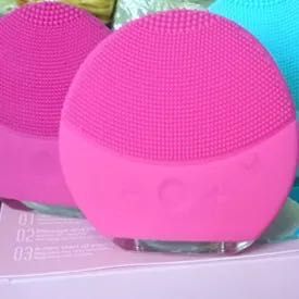 Foi (Facial Cleansing device)